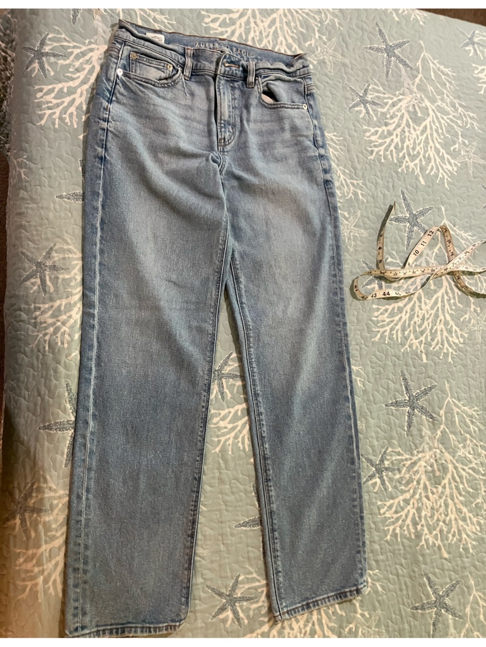 American Eagle woman size 4 straight leg jeans